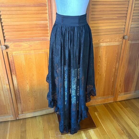 Dark in Love Gothic Victorian Vampire Vkei Black Lace Garter & Buckle Skirt - Picture 6 of 12